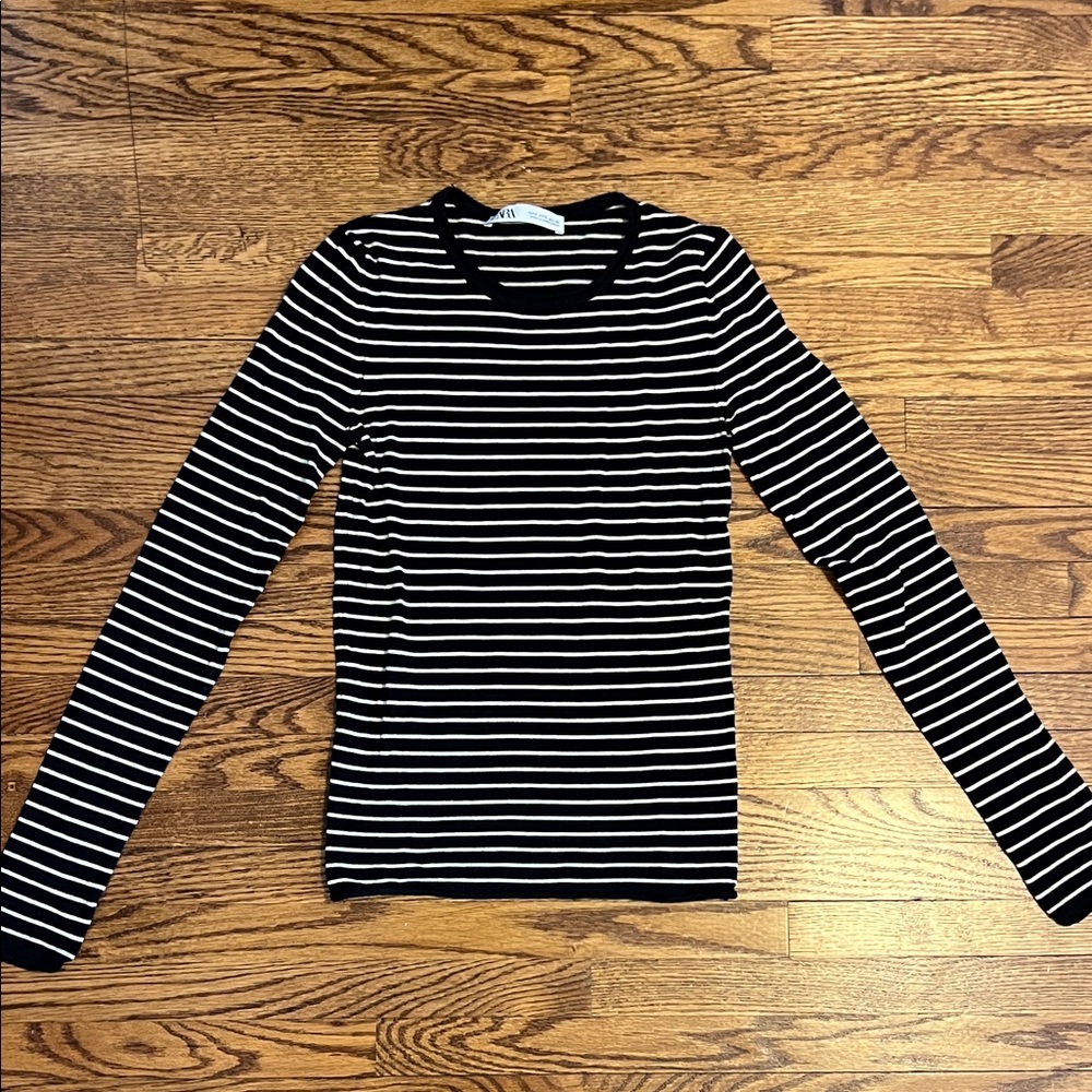 Black & White Striped Long Sleeve Crewneck